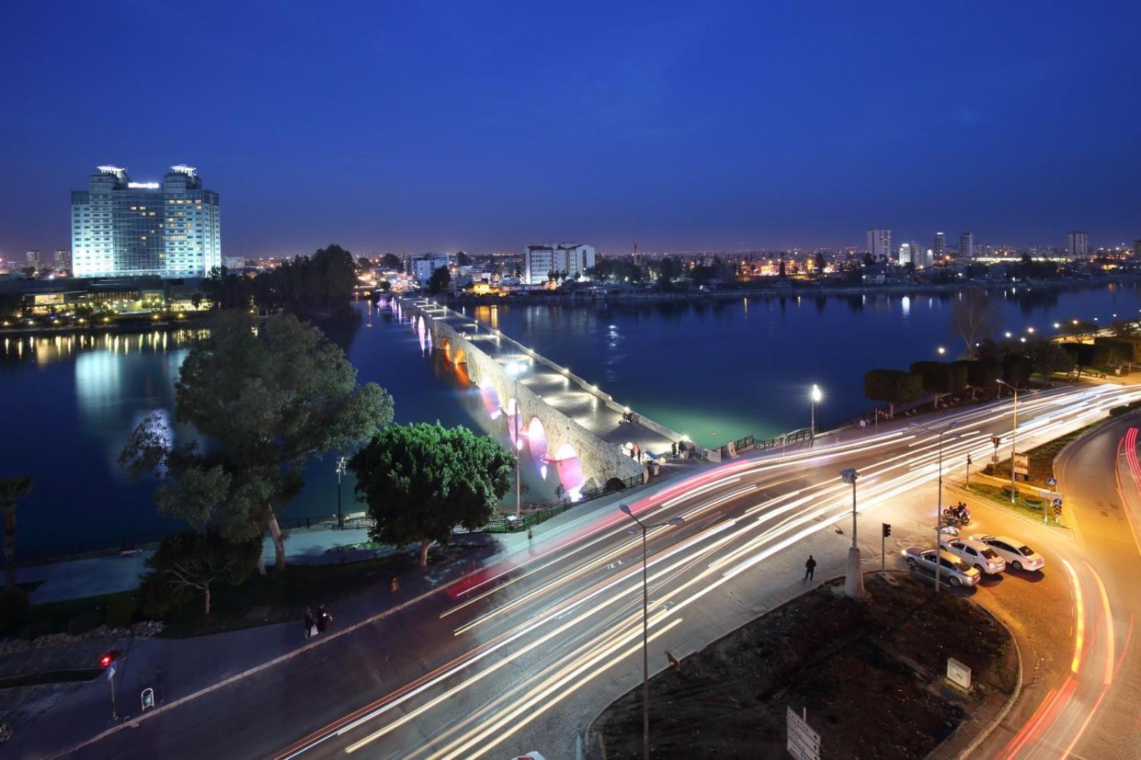 Adana Taskoeprue Hotel Exterior foto